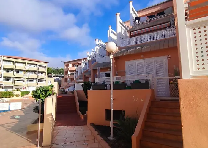 Orlando Complex By The Pool